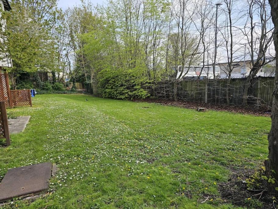 Lovely Flat Close To Shepherd'S Bush Apartman London Kültér fotó
